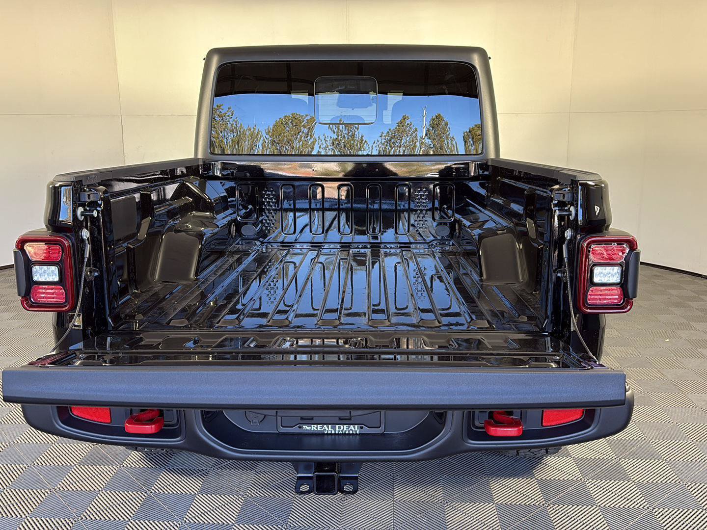 New 2026 Jeep Gladiator Rubicon w/ Steel Power Dome Hood Package AWD/4WD image 7
