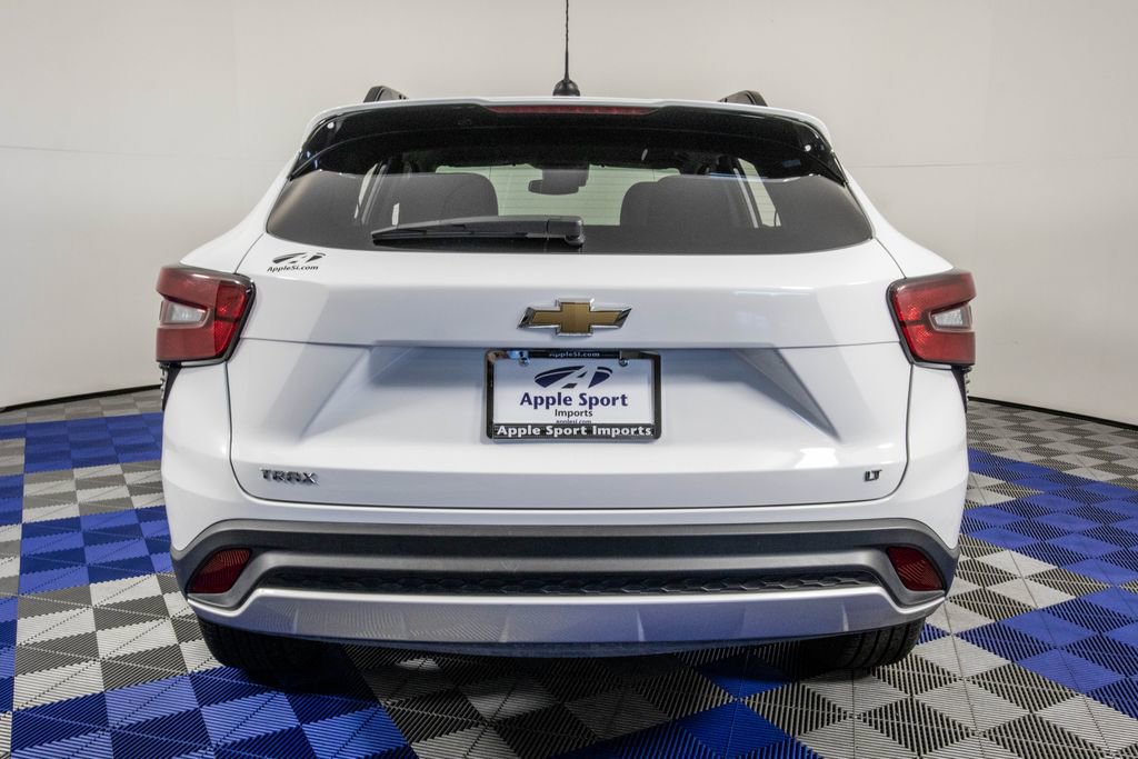 Used 2025 Chevrolet Trax LT image 6