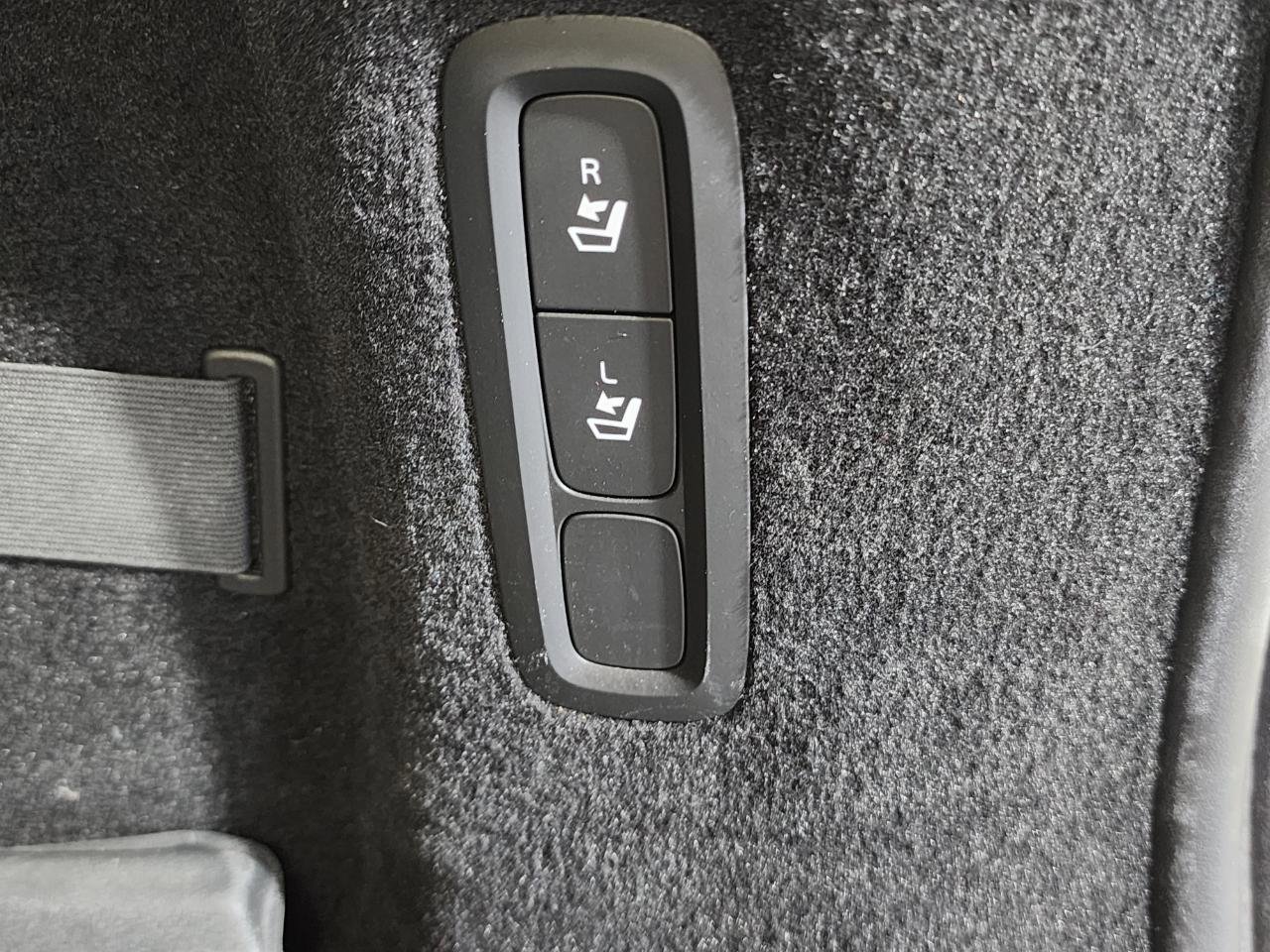 Used 2018 Volvo V90 T5 Cross Country w/ Convenience Package image 37