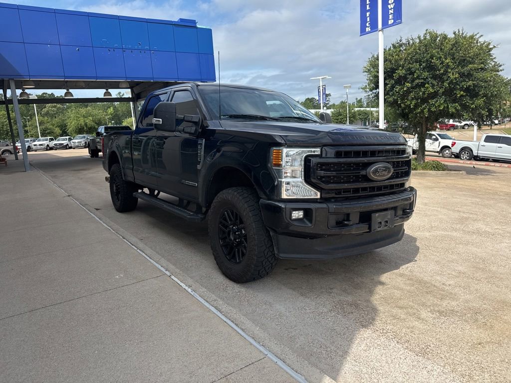 Used 2022 Ford F250 XLT w/ Black Appearance Package AWD/4WD image 2