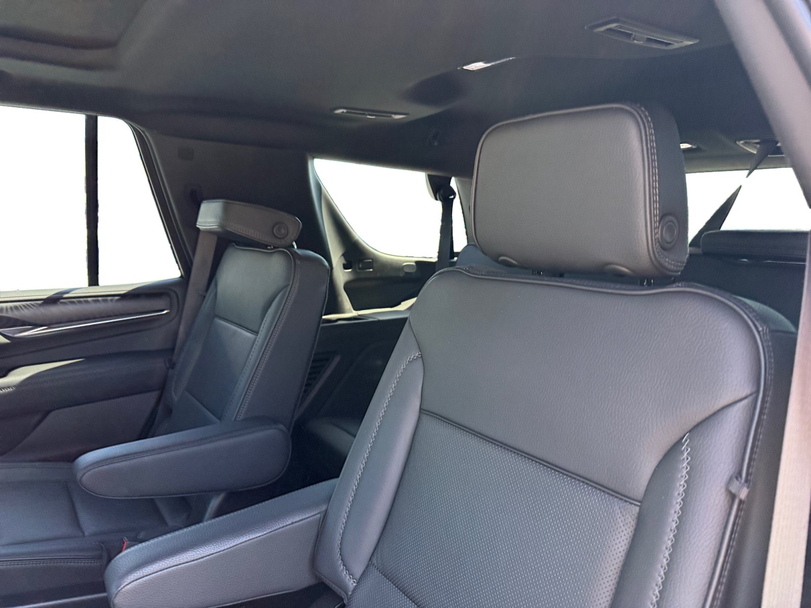 Used 2021 GMC Yukon Denali w/ Denali Premium Package AWD/4WD image 16
