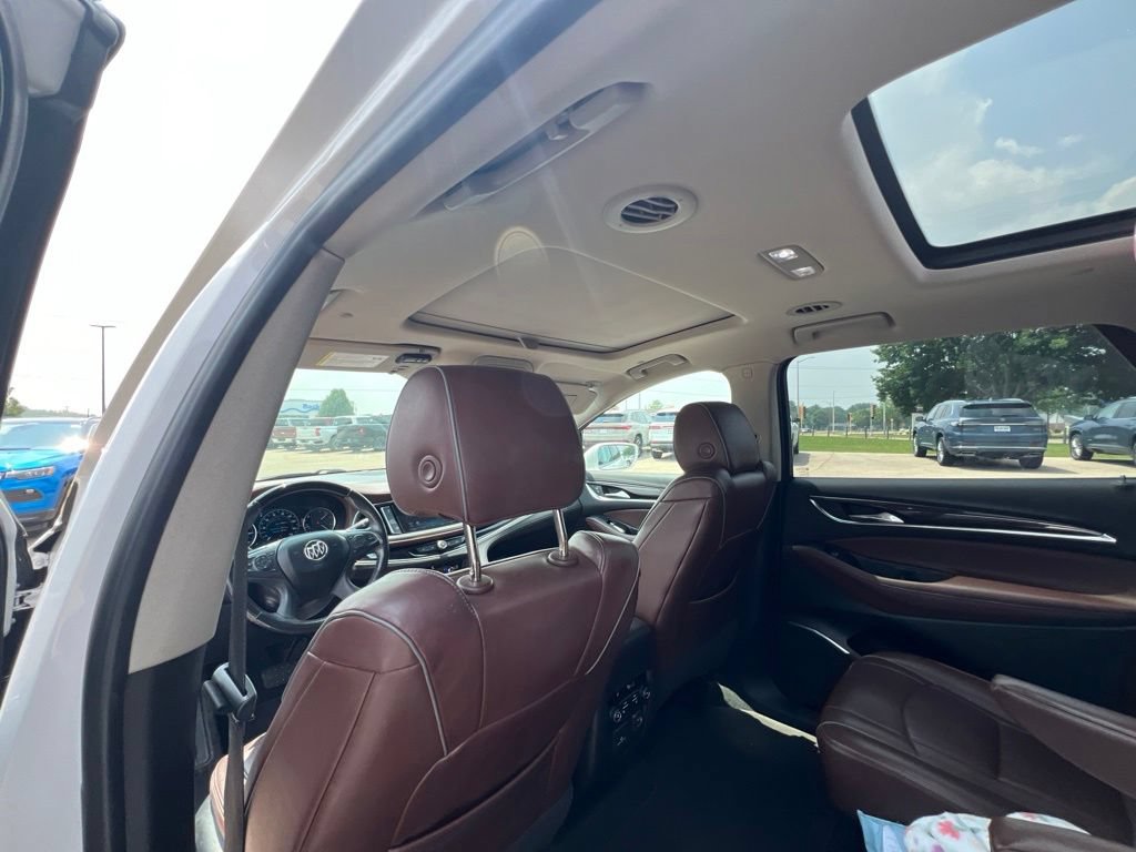 Used 2018 Buick Enclave Avenir w/ Avenir Technology Package AWD/4WD image 25
