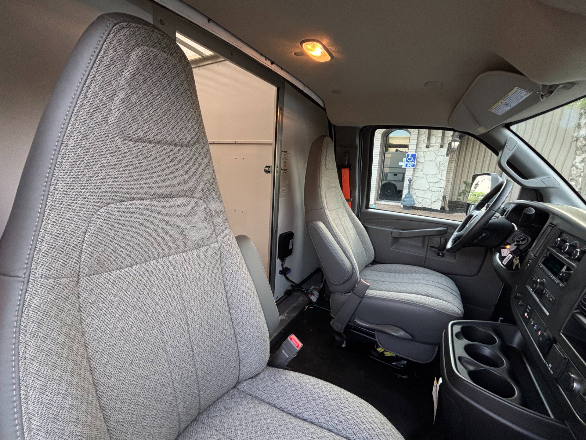 Used 2022 Chevrolet Express 3500 w/ Power Convenience Package RWD image 14
