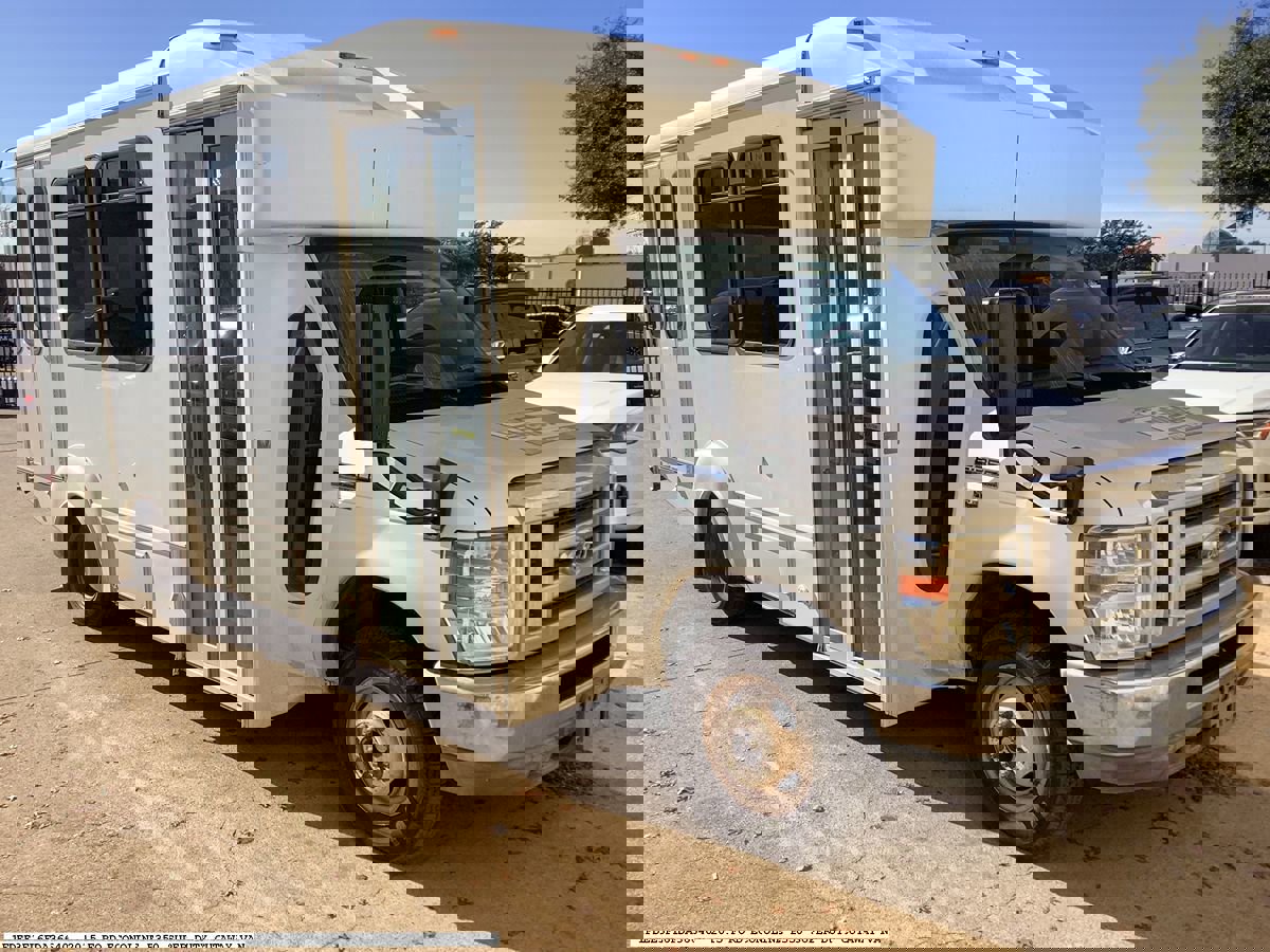 Used 2015 Ford E-350 and Econoline 350 Super Duty image 3