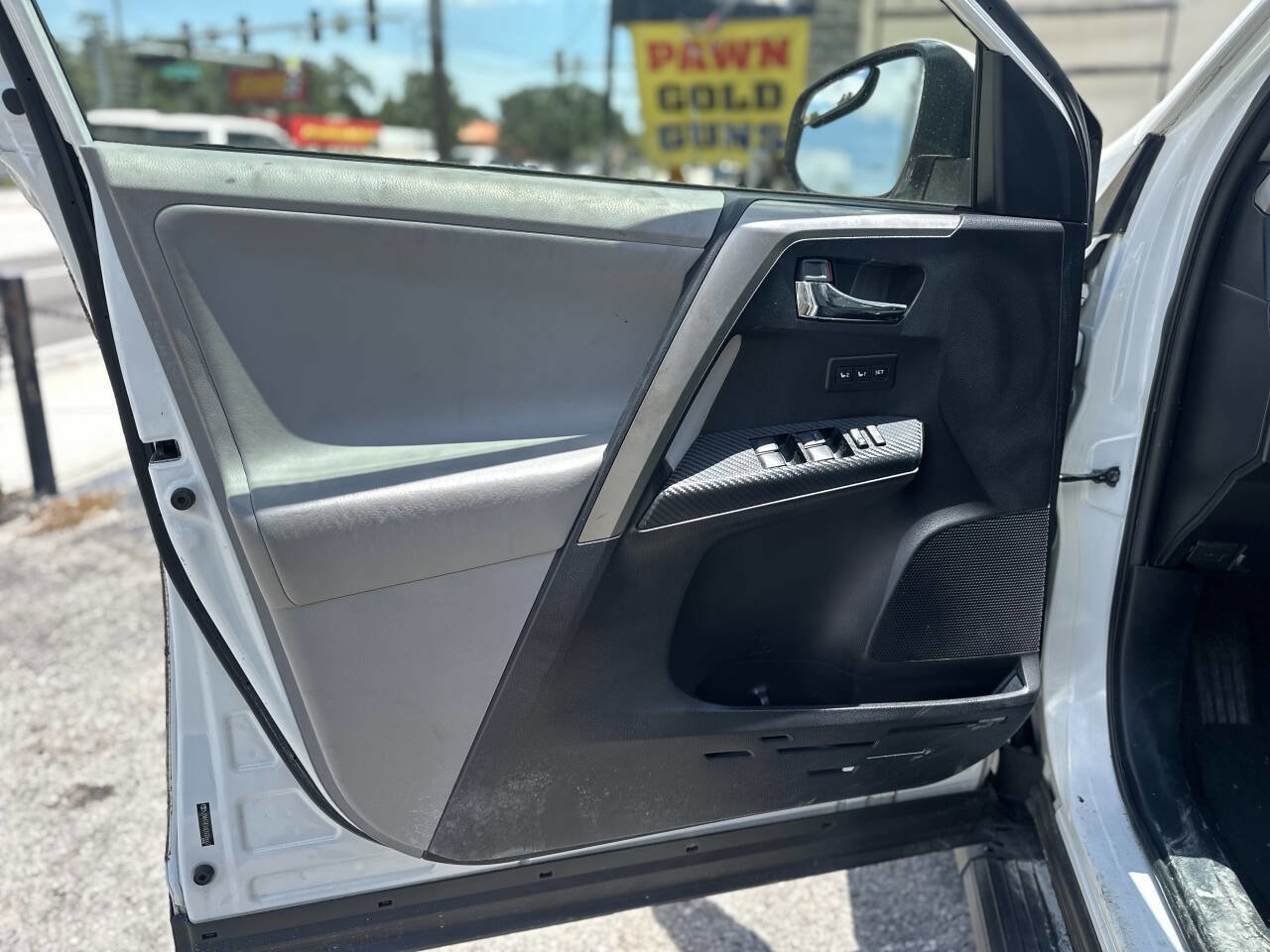 Used 2013 Toyota RAV4 Limited image 9