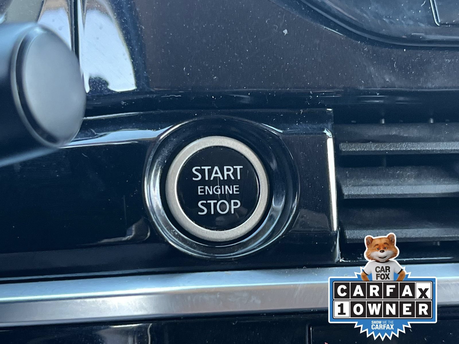 Used 2024 Nissan Pathfinder SL w/ Lighting Package (N92) FWD image 31