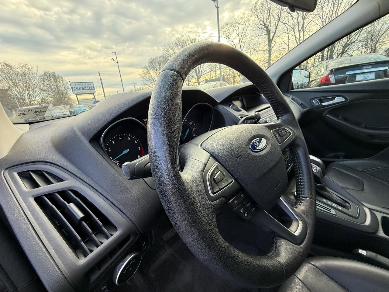 Used 2015 Ford Focus SE w/ Equipment Group 201A image 15