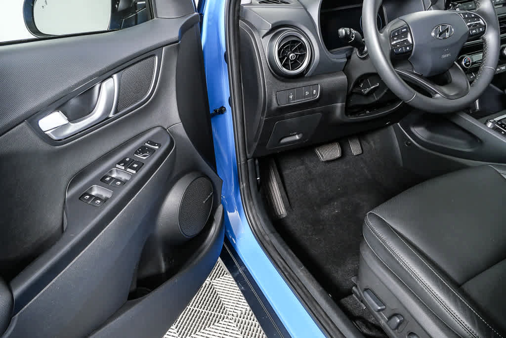 Used 2022 Hyundai Kona Limited image 8