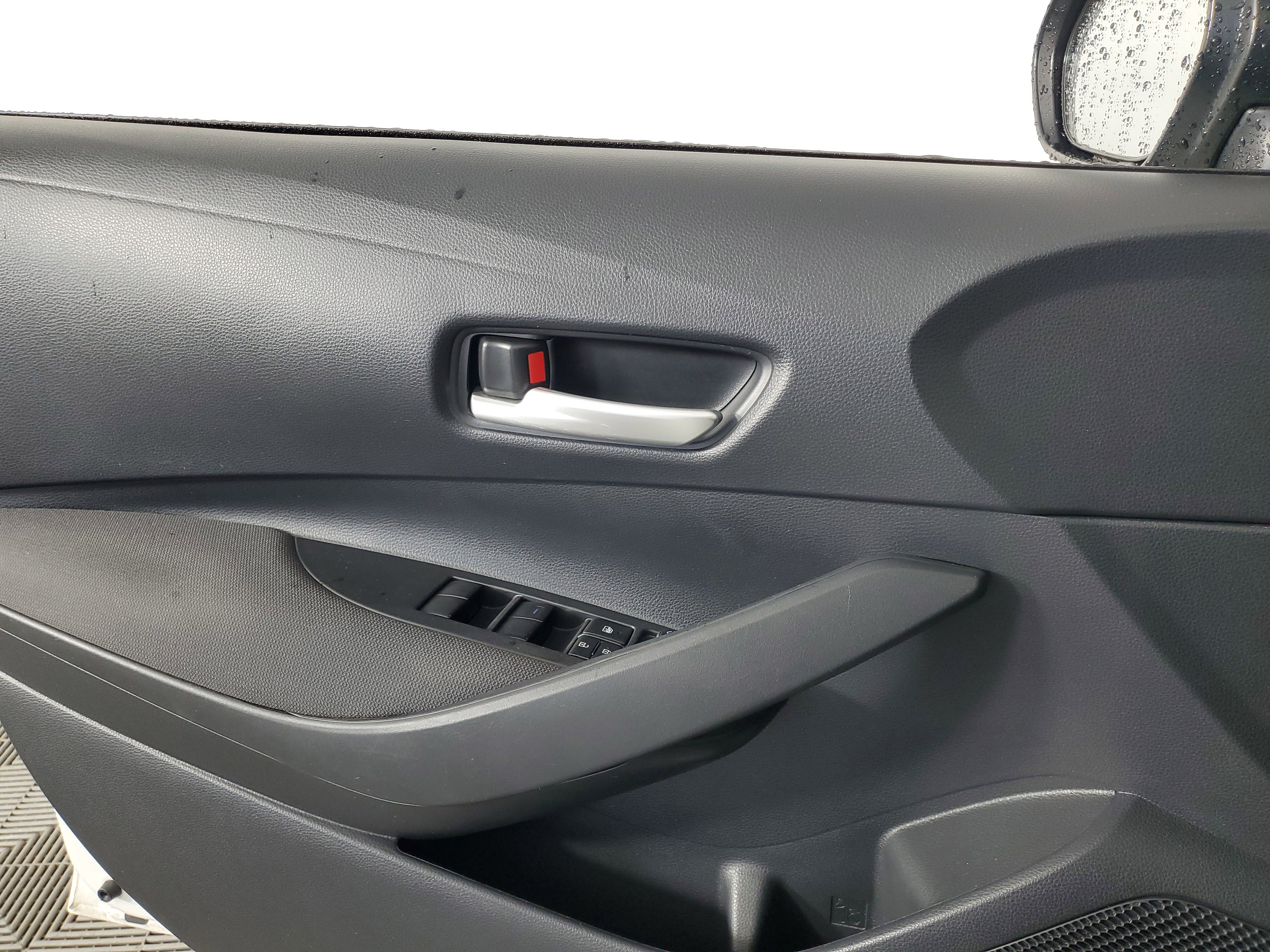 Used 2021 Toyota Corolla LE w/ Carpet Mat Package (TMS) image 28