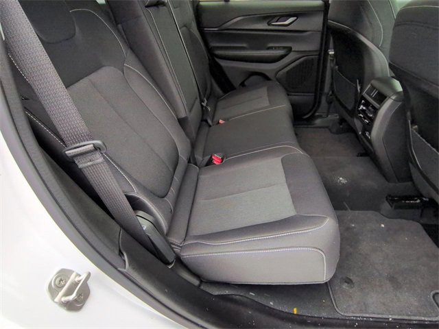 Used 2024 Jeep Grand Cherokee Laredo X image 25