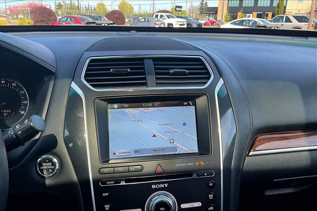 Used 2017 Ford Explorer Platinum image 8