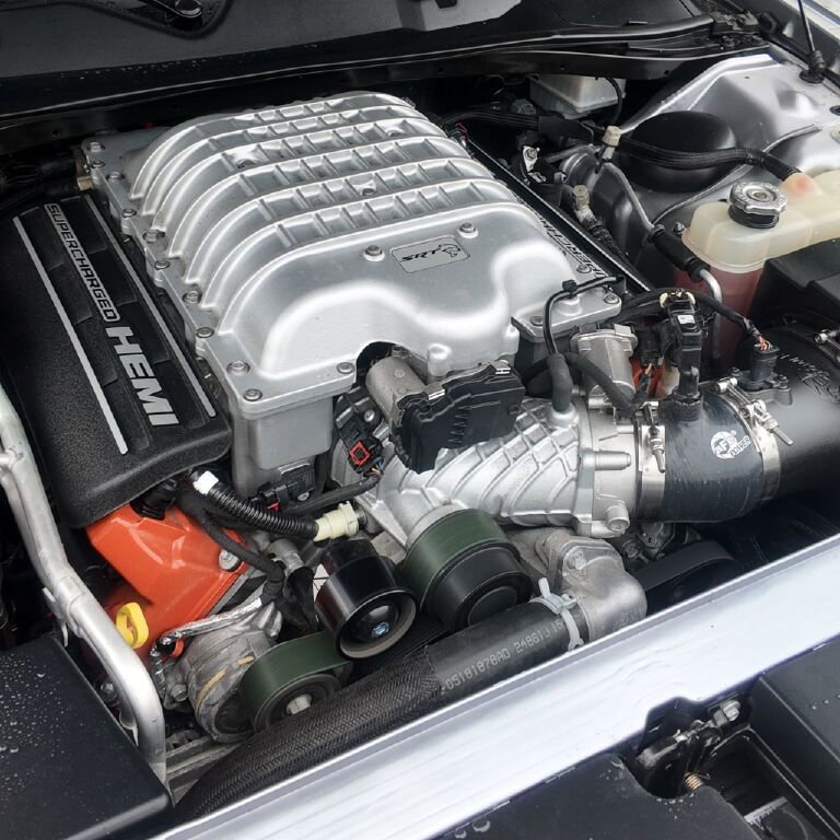 Used 2016 Dodge Challenger SRT Hellcat image 30