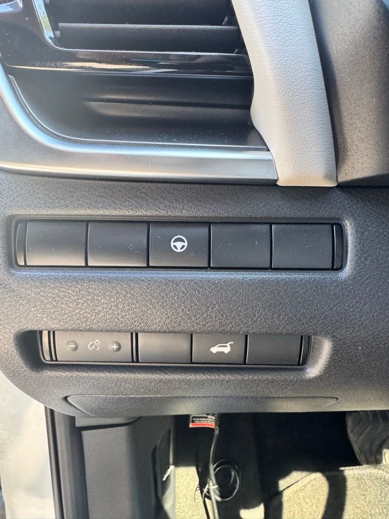 Used 2021 Nissan Rogue SV w/ Premium Package AWD/4WD image 14