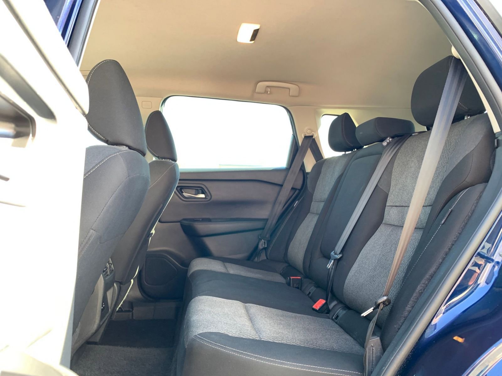 Used 2024 Nissan Rogue SV image 28