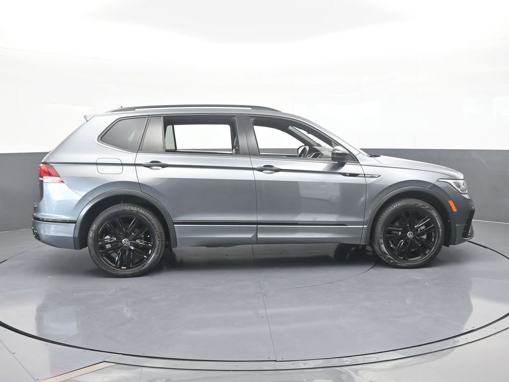 Used 2022 Volkswagen Tiguan SE R-Line image 7