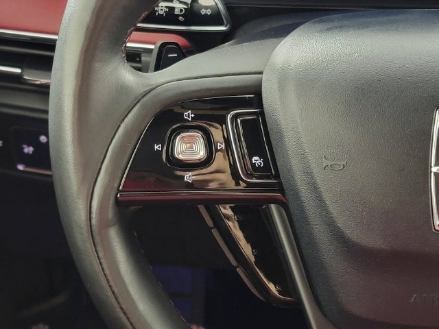Used 2025 Lincoln Corsair Reserve AWD/4WD image 26
