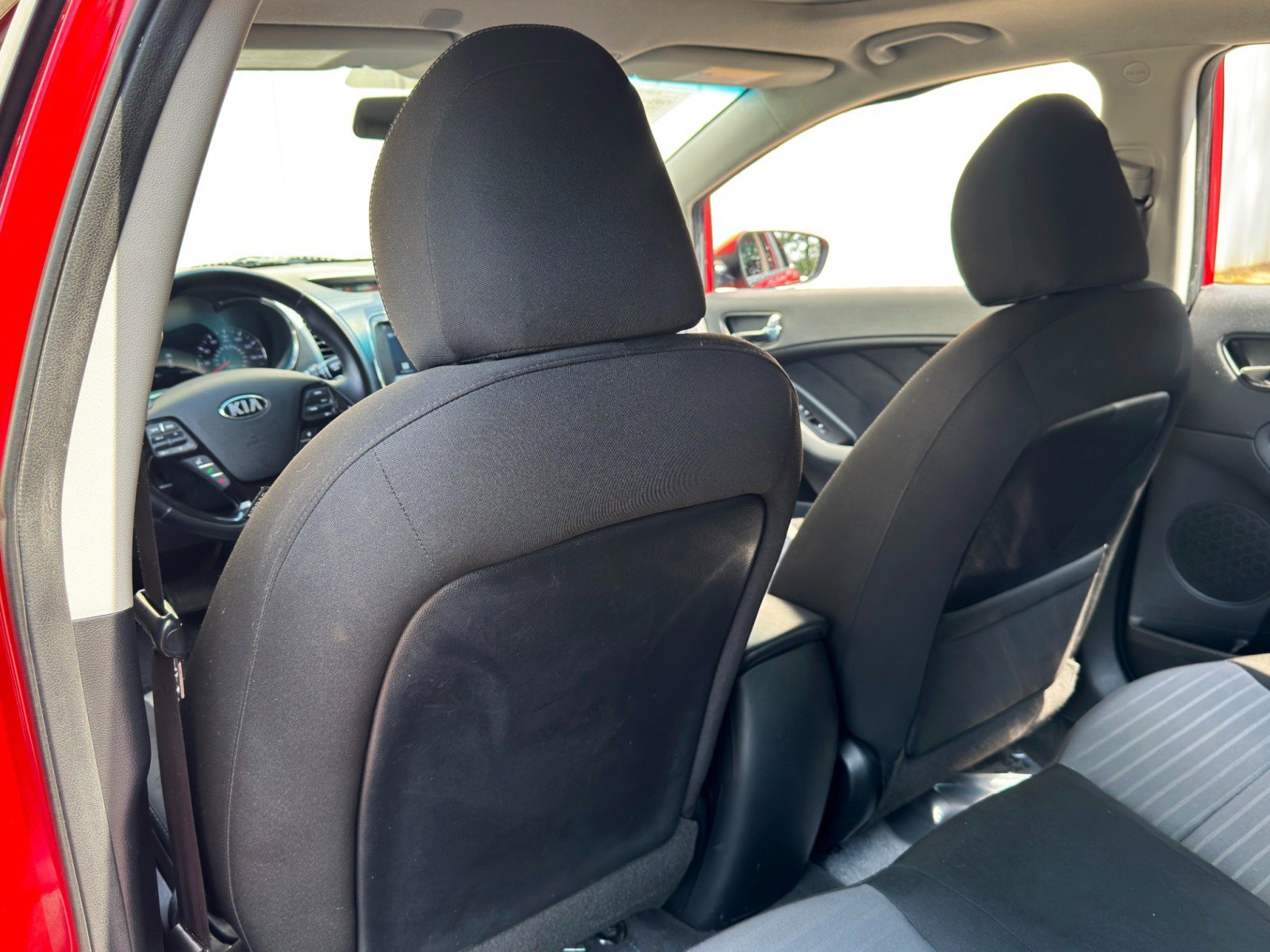 Used 2018 Kia Forte S w/ S Technology Plus Package FWD image 31