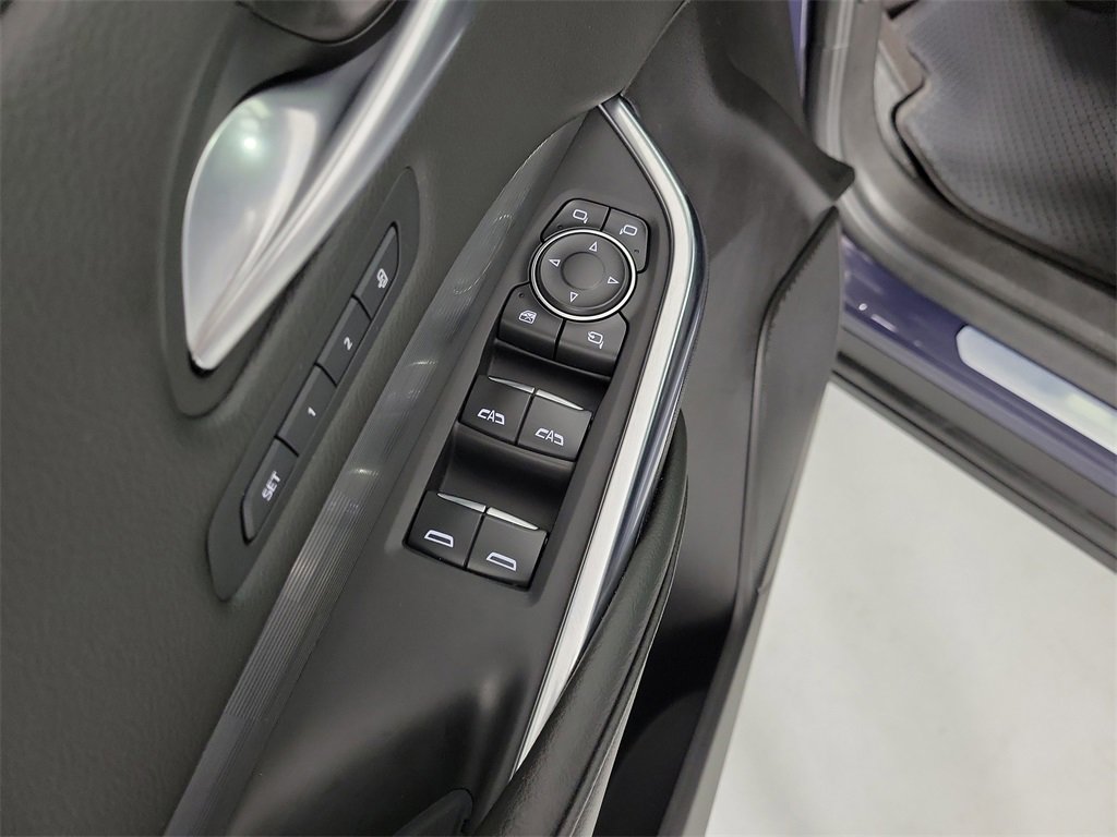 Certified 2025 Cadillac XT4 Premium Luxury image 19