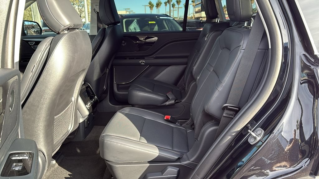 New 2025 Lincoln Aviator AWD w/ Equipment Group 101A image 19