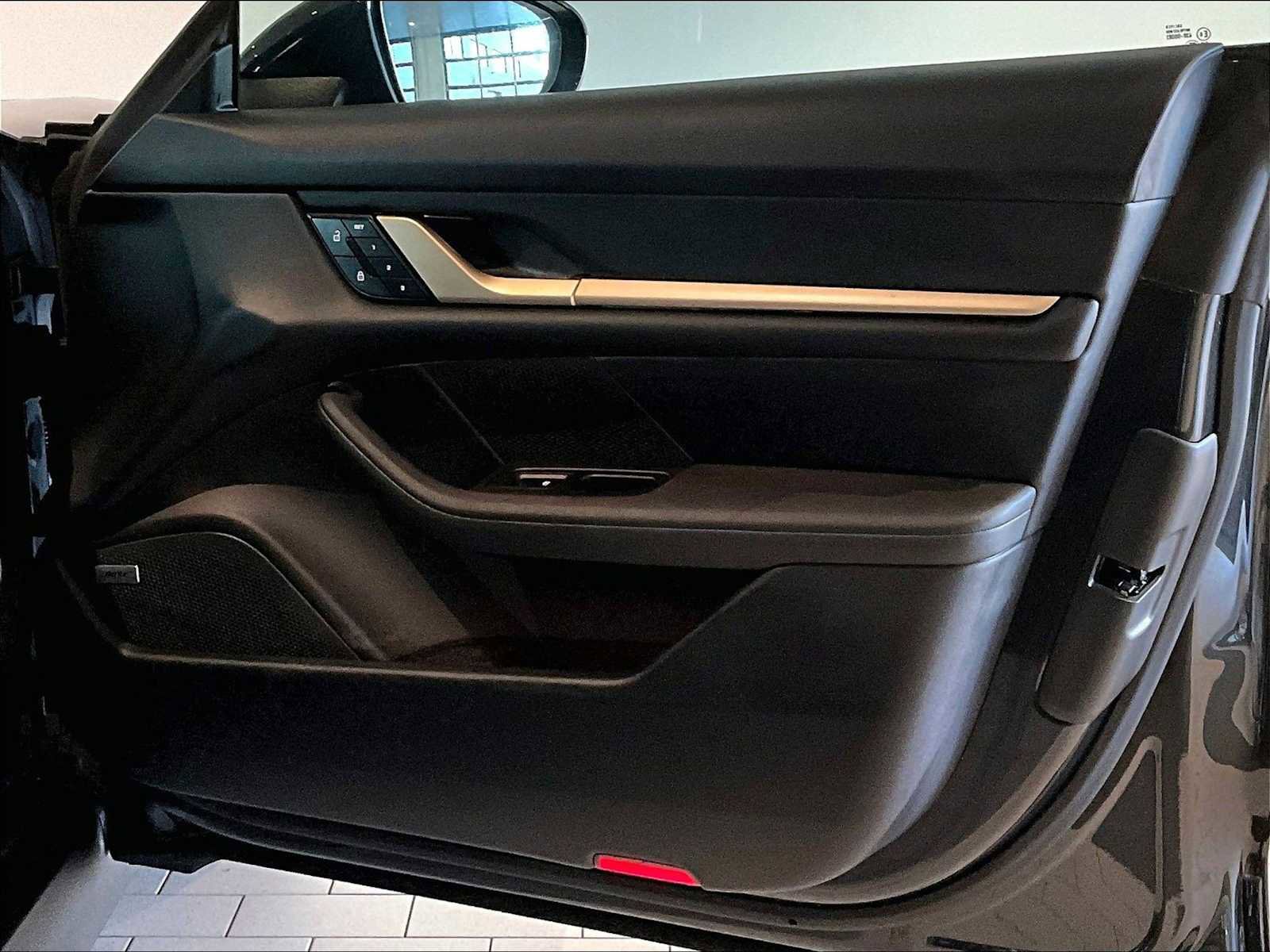 Used 2025 Porsche Taycan 4S image 26