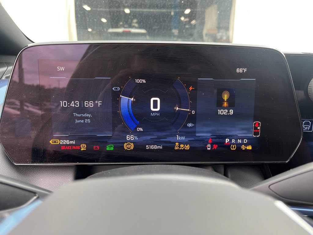 New 2025 Chevrolet Equinox EV LT w/ Convenience Package II AWD/4WD image 15