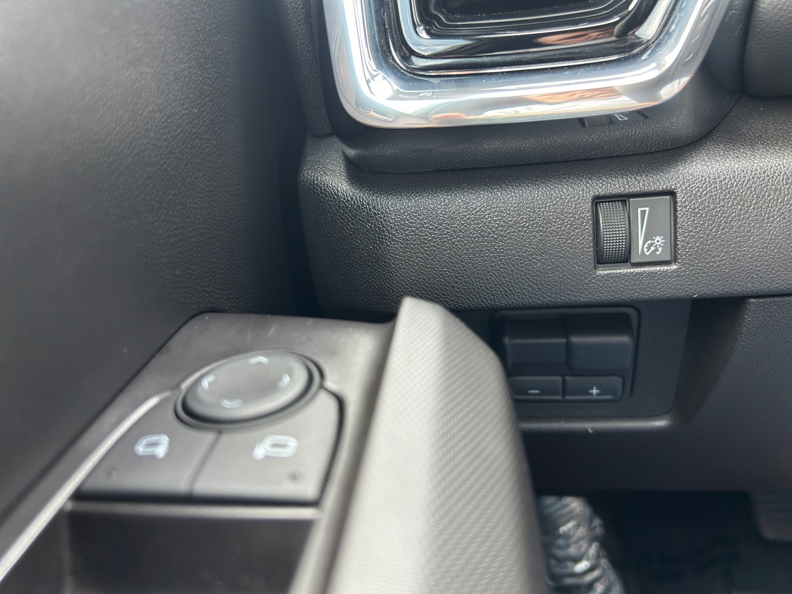 Used 2024 GMC Canyon Elevation w/ Elevation Premium Package image 22