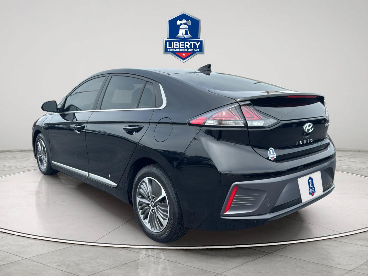 Used 2022 Hyundai Ioniq SEL FWD image 8