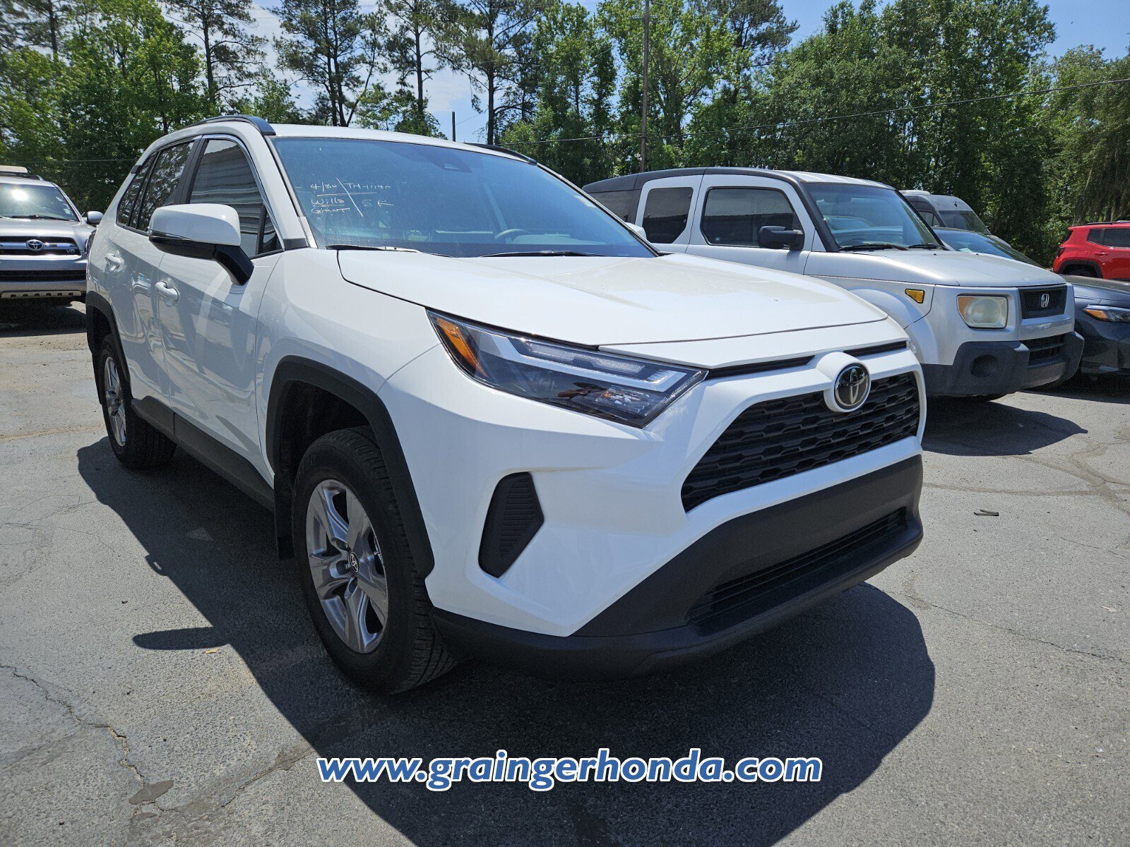 Used 2025 Toyota RAV4 XLE w/ Convenience Package FWD image 5