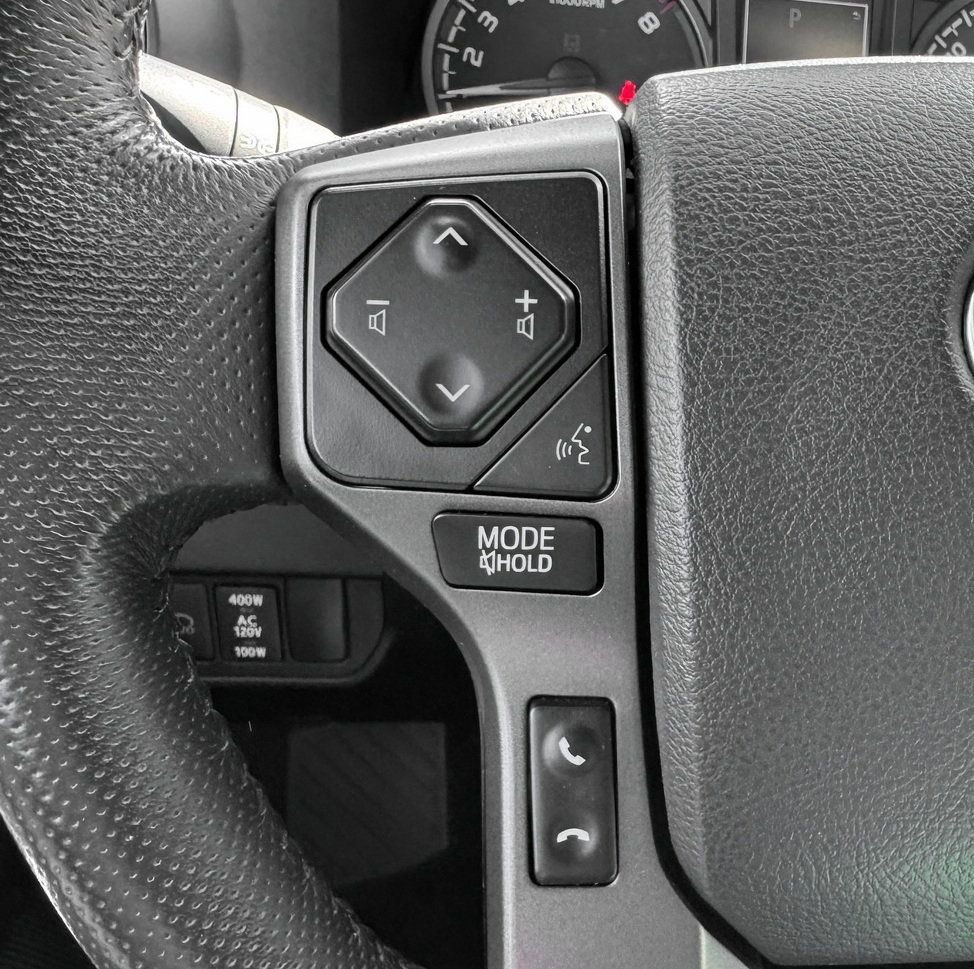 Used 2020 Toyota Tacoma TRD Off-Road AWD/4WD image 18