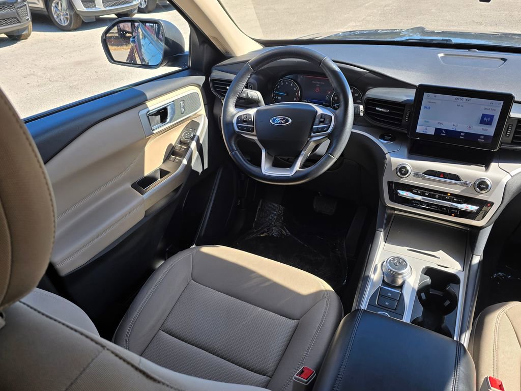 Used 2022 Ford Explorer XLT image 35