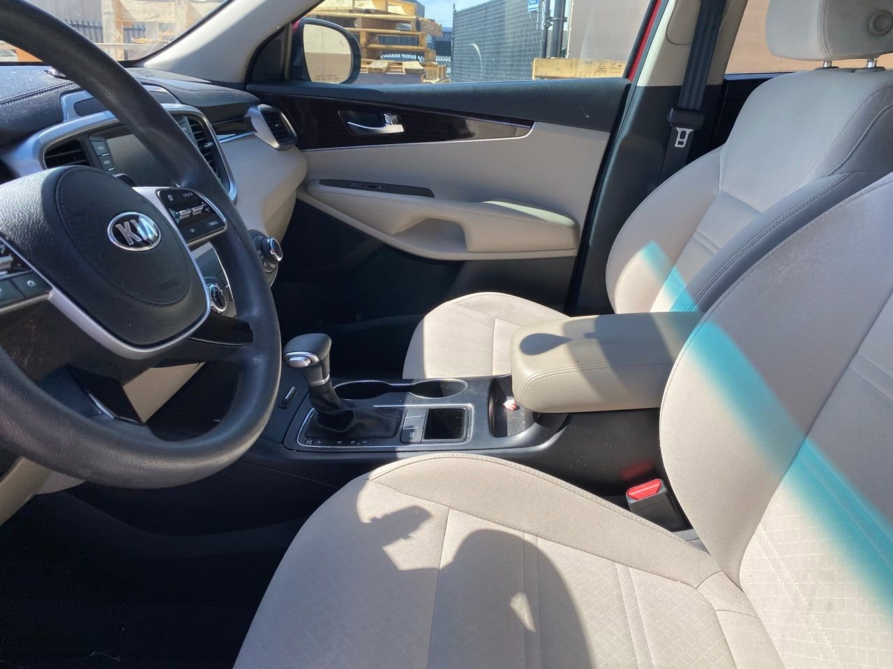 Used 2020 Kia Sorento LX image 11