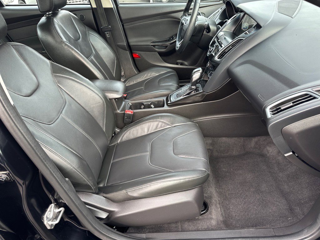 Used 2018 Ford Focus Titanium FWD image 20