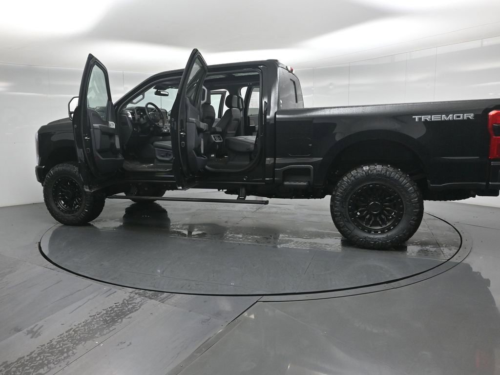 New 2025 Ford F250 Lariat w/ Lariat Ultimate Package image 35