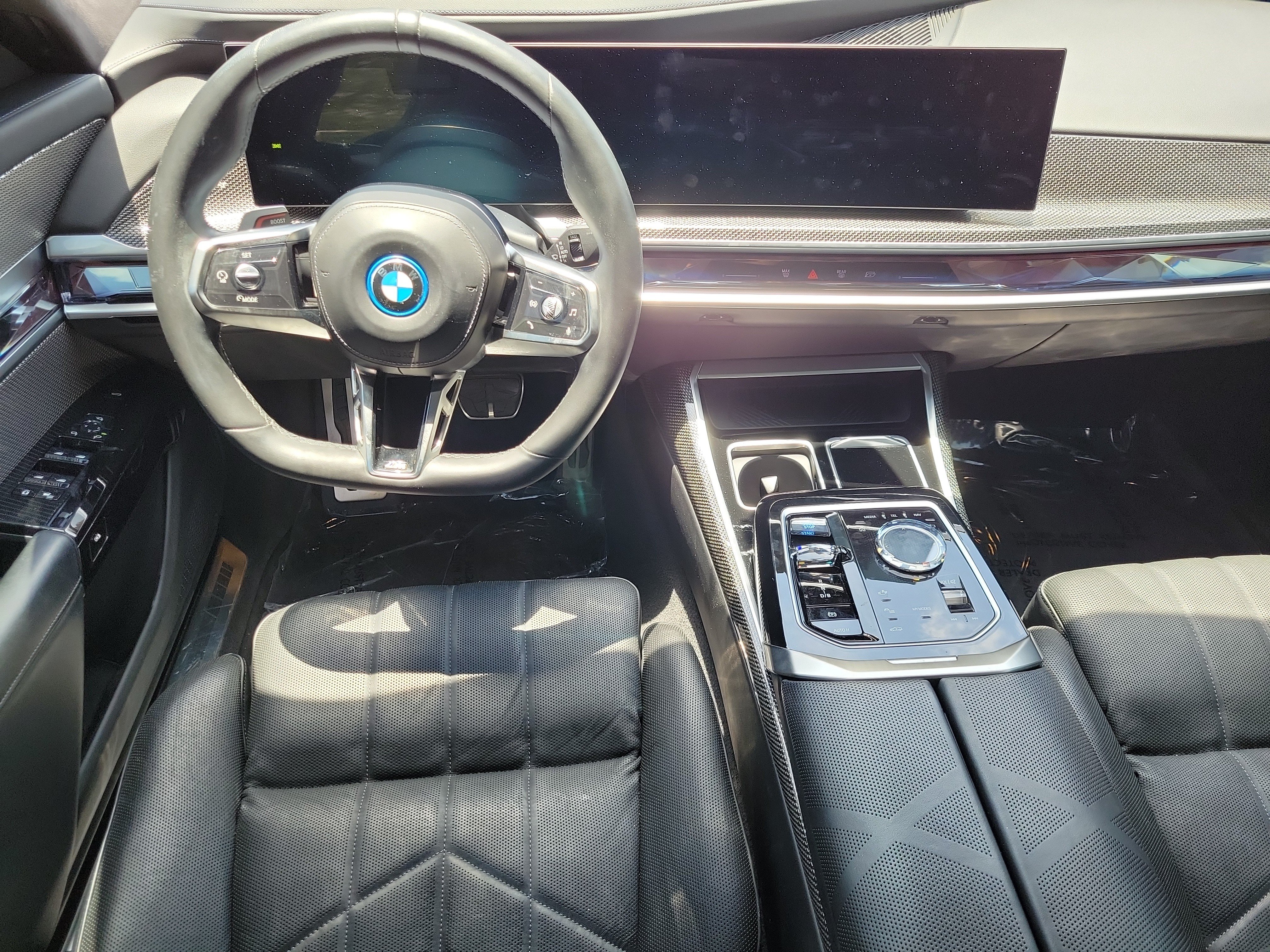 Used 2023 BMW i7 xDrive60 AWD/4WD image 6
