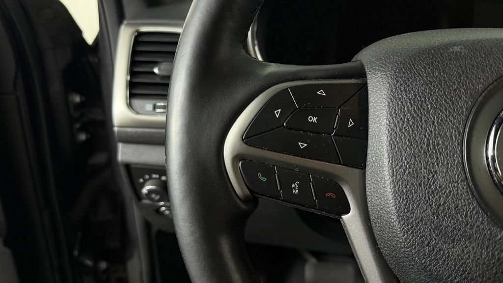 Used 2018 Jeep Grand Cherokee Altitude AWD/4WD image 18