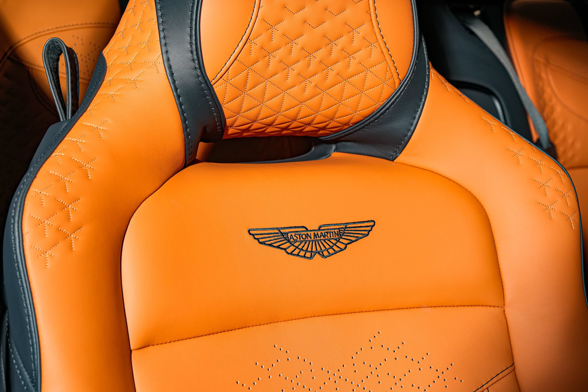 Used 2023 Aston Martin DBS Coupe RWD image 27