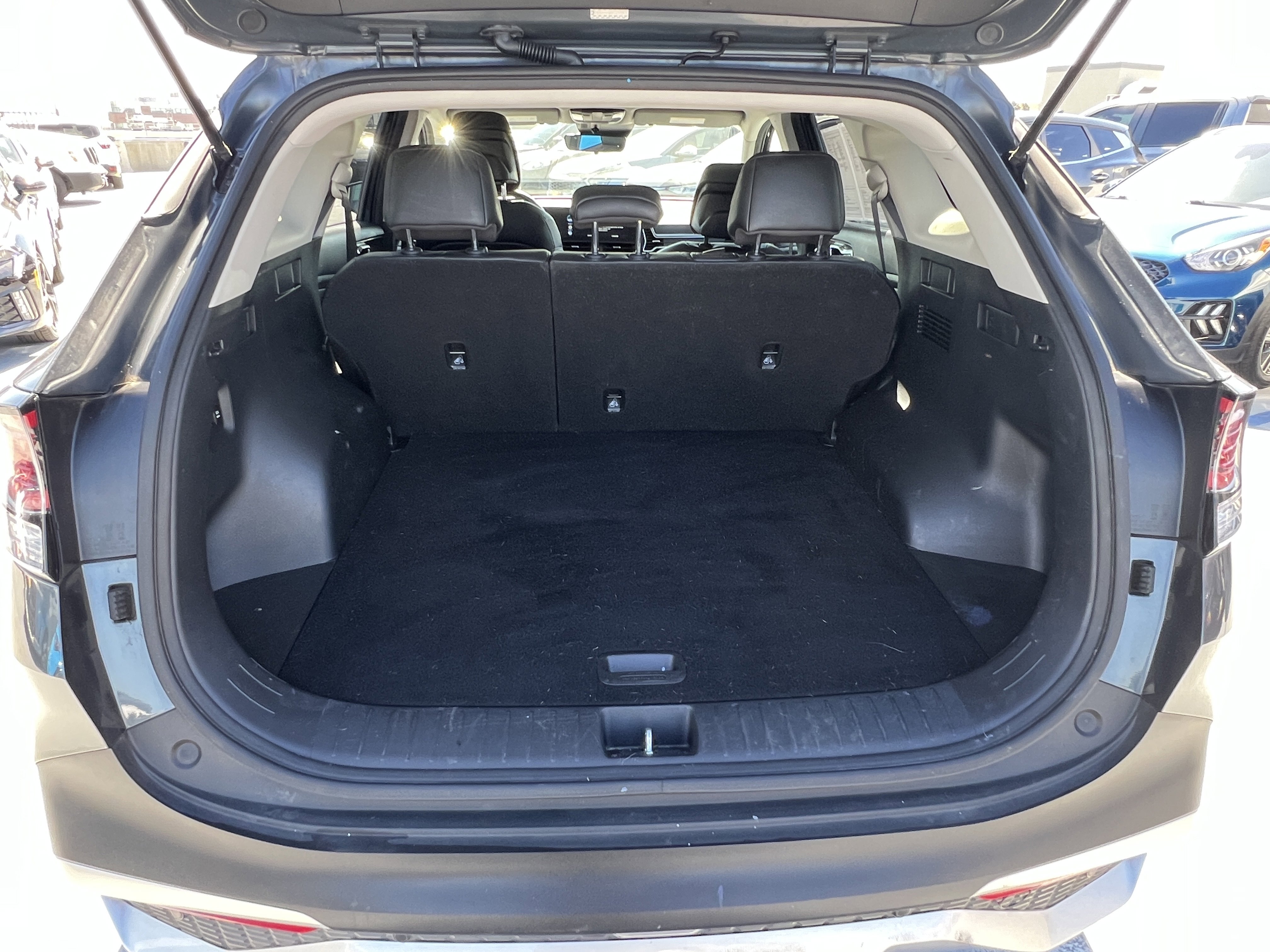 Used 2023 Kia Sportage EX image 22