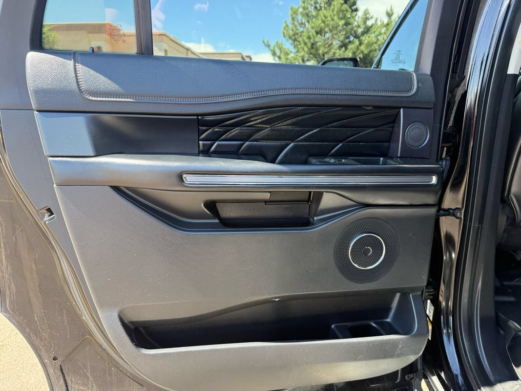 Used 2018 Ford Expedition Max Platinum AWD/4WD image 16