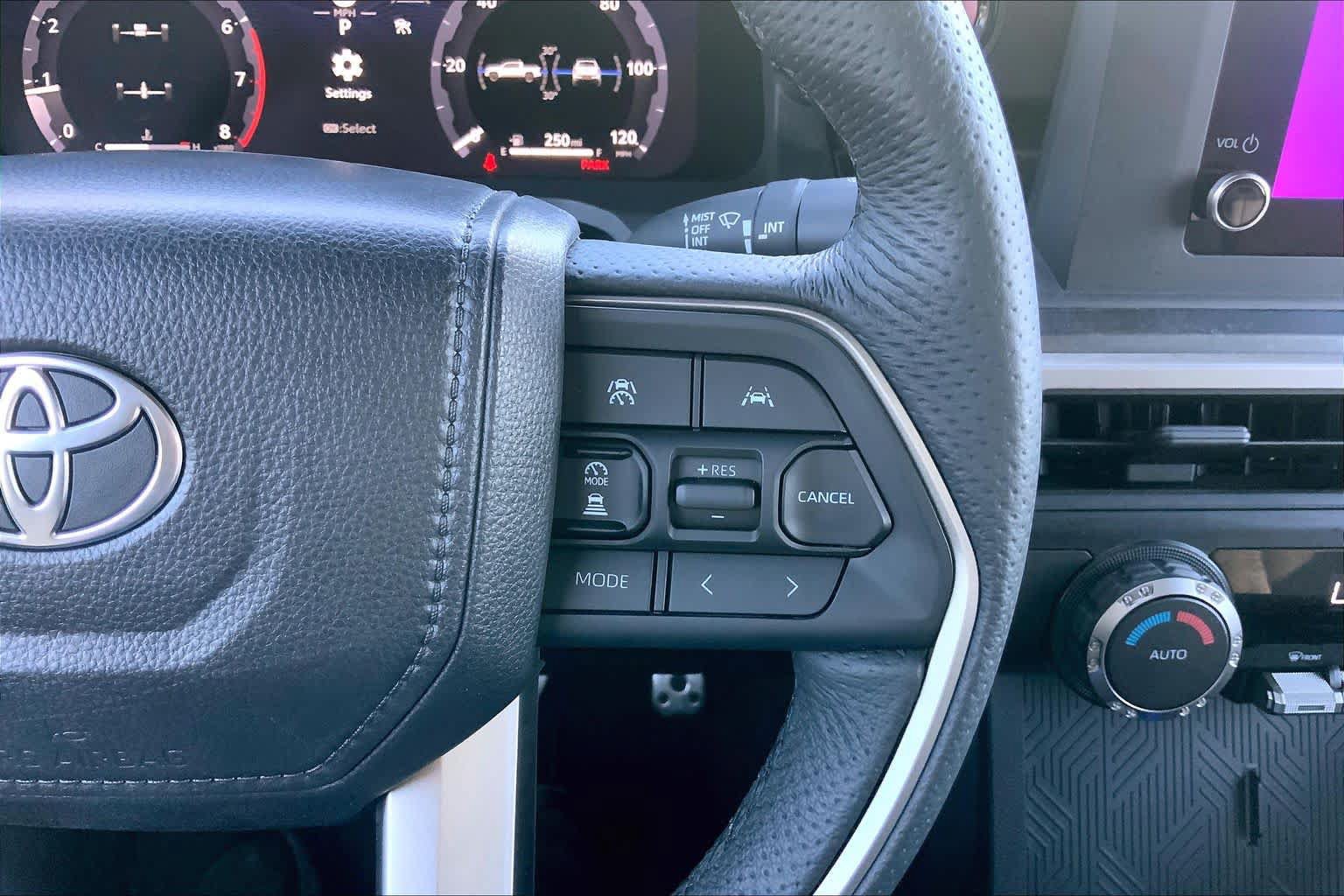 Used 2025 Toyota Tacoma TRD Sport AWD/4WD image 24