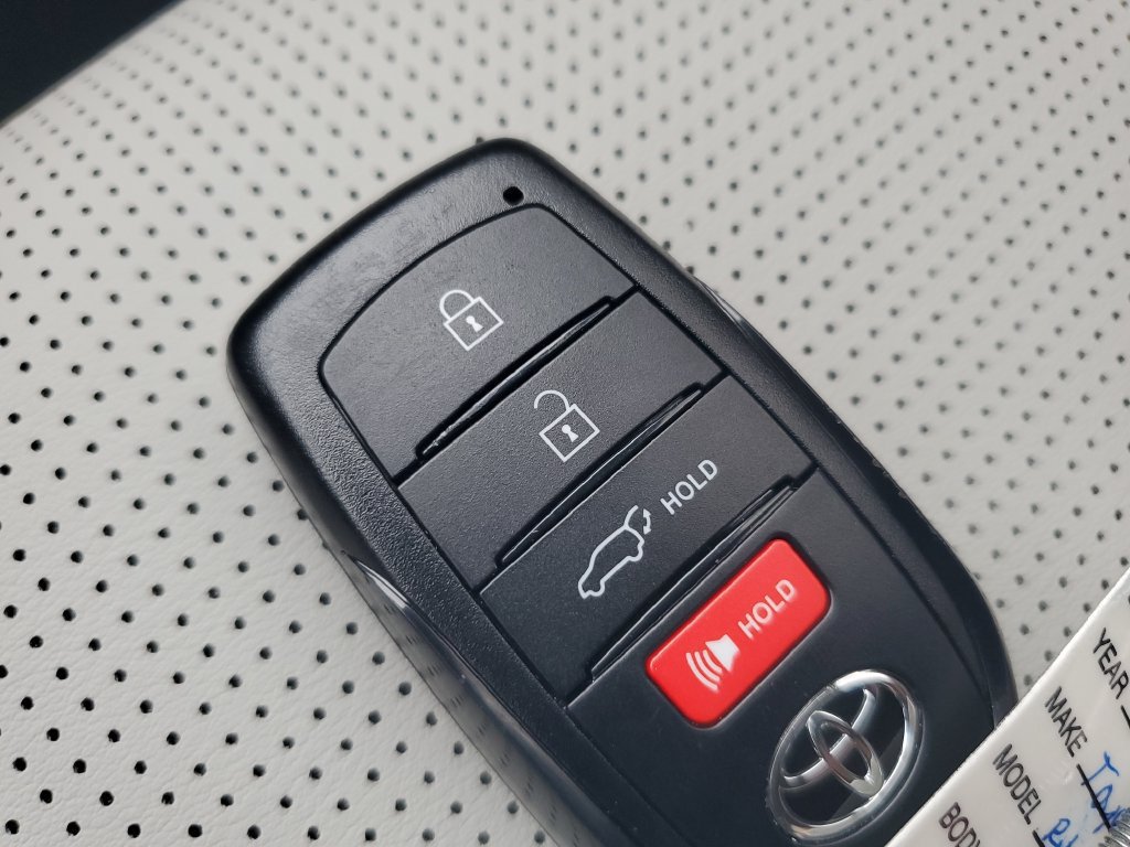 Used 2026 Toyota RAV4 XLE Premium AWD/4WD image 25