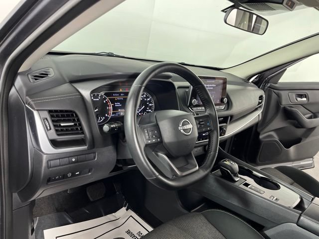 Certified 2025 Nissan Rogue SV FWD image 20