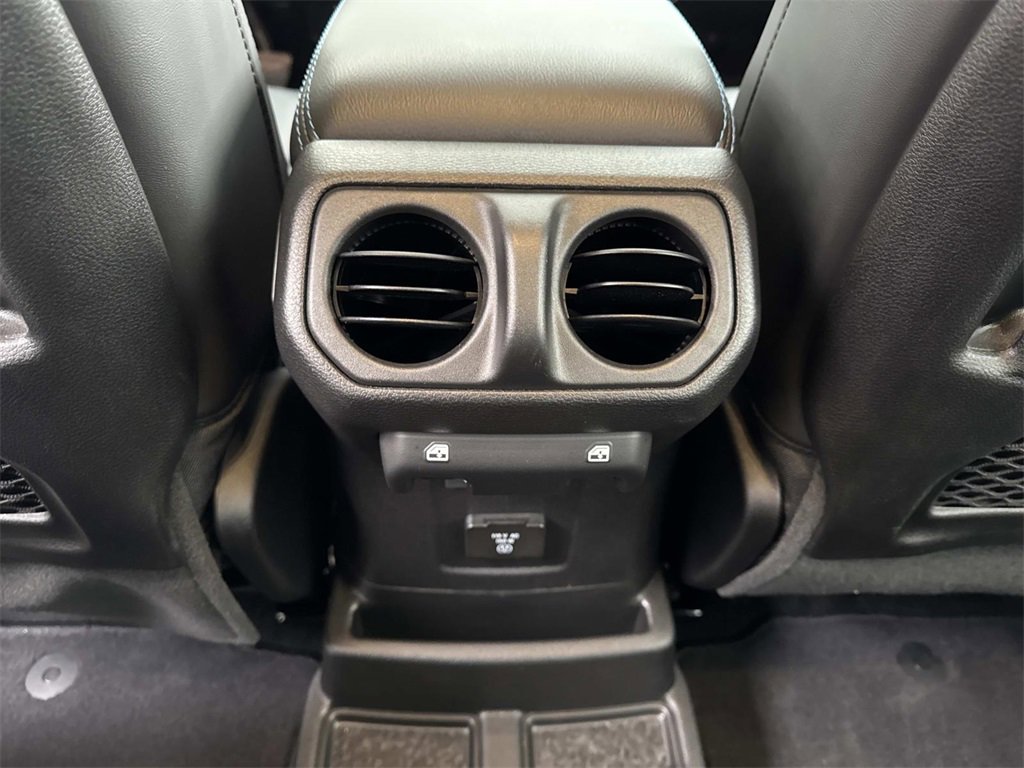 Used 2024 Jeep Wrangler High Altitude image 13