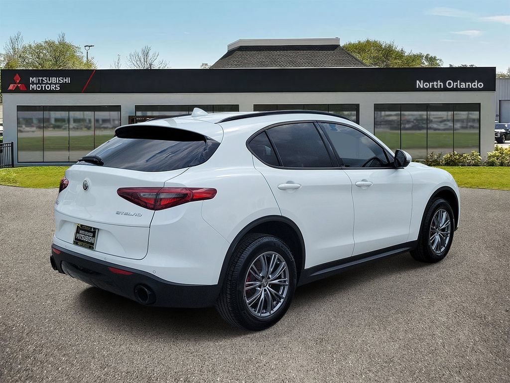 Used 2022 Alfa Romeo Stelvio Sprint RWD image 3