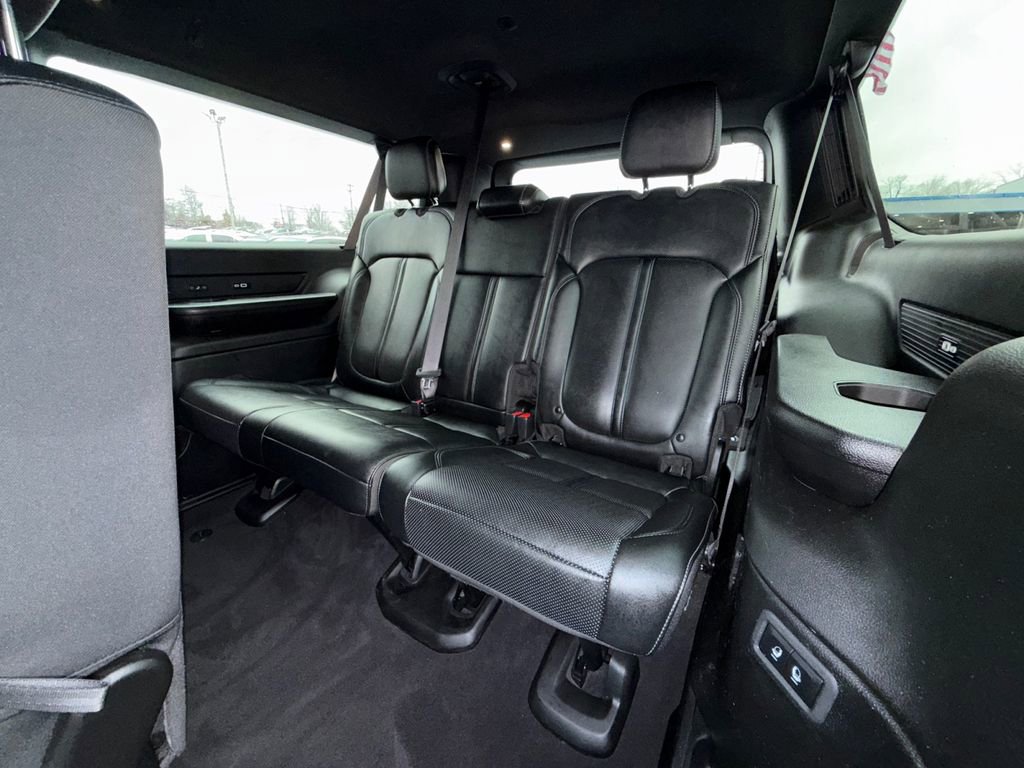 Used 2024 Jeep Wagoneer L Series II w/ Flexible Seating Group image 24