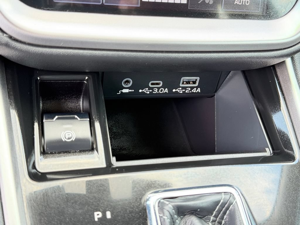 Used 2024 Subaru Outback Premium AWD/4WD image 24