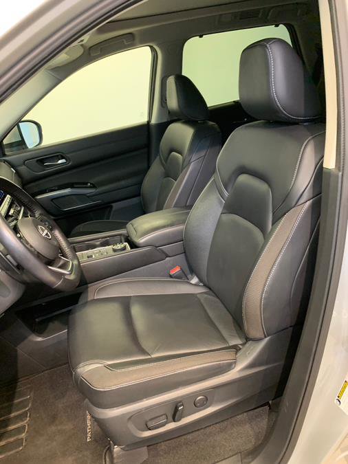 Used 2022 Nissan Pathfinder SL w/ SL Premium Package image 18