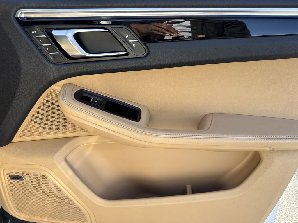 Used 2017 Porsche Macan S image 14