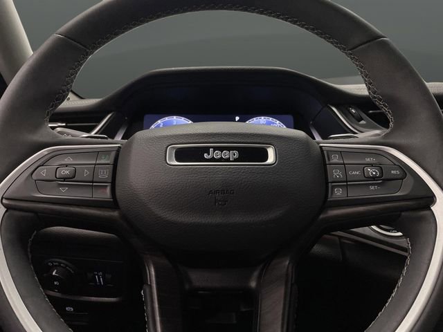 Used 2023 Jeep Grand Cherokee L Limited image 16