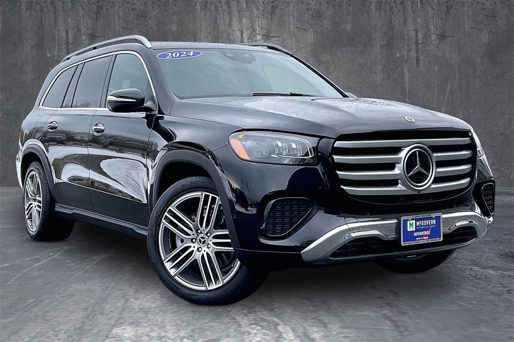 Used 2024 Mercedes-Benz GLS 450 4MATIC image 3