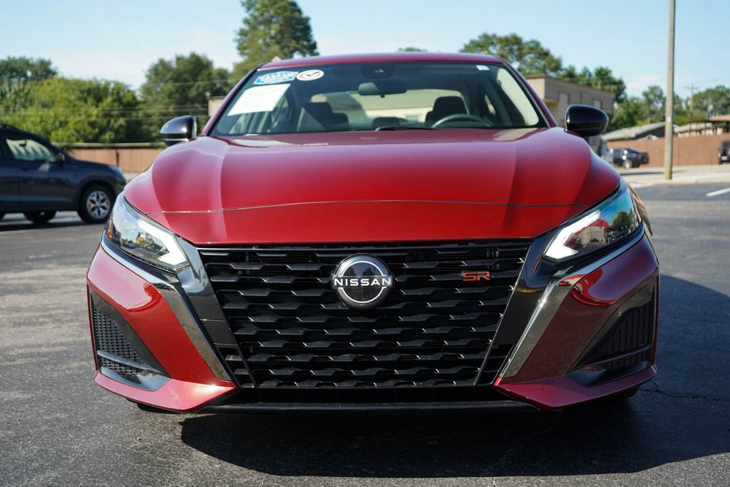 Used 2023 Nissan Altima 2.5 SR AWD/4WD image 16